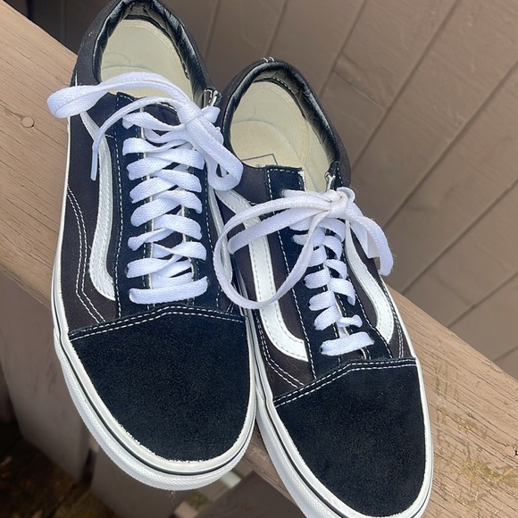 Vans Old Skool Shoe - Picture 4 of 11